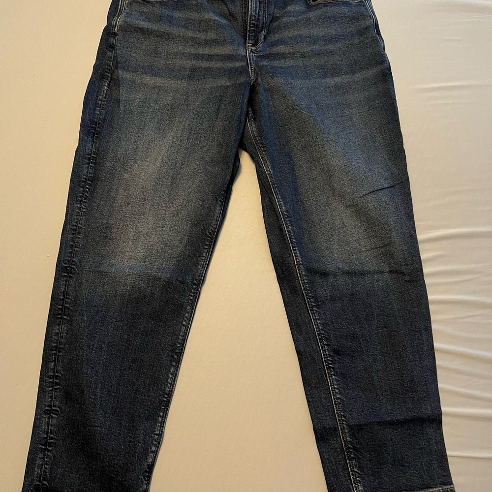 American Eagle Curvy Mom Jeans